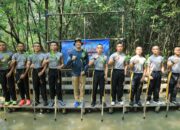 Taruna Bhayangkara Hijaukan Negeri Lewat Aksi Penanaman 100 Pohon Bakau di Jakarta Utara