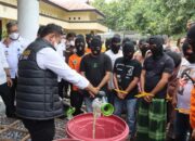 Transparansi Penegakan Hukum, Kapolres Bima Pimpin Pemusnahan Barang Bukti Narkotika dan Miras